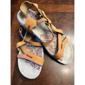 Women’s Merrell Leather Comfort Sandals Tribal Print Air Cushion Size 8 Tan